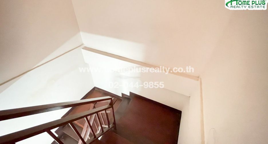 Casa adosada en venta de 4 habitaciones en Bang Kruai, Nonthaburi