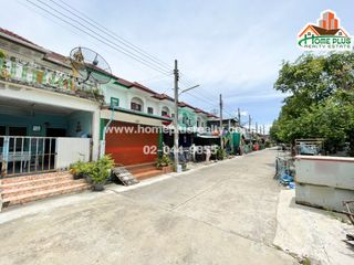 出售 4 卧室 联排别墅 在 Bang Kruai, Nonthaburi