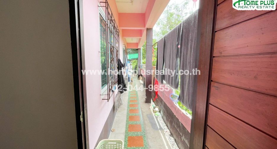 Casa adosada en venta de 4 habitaciones en Bang Kruai, Nonthaburi