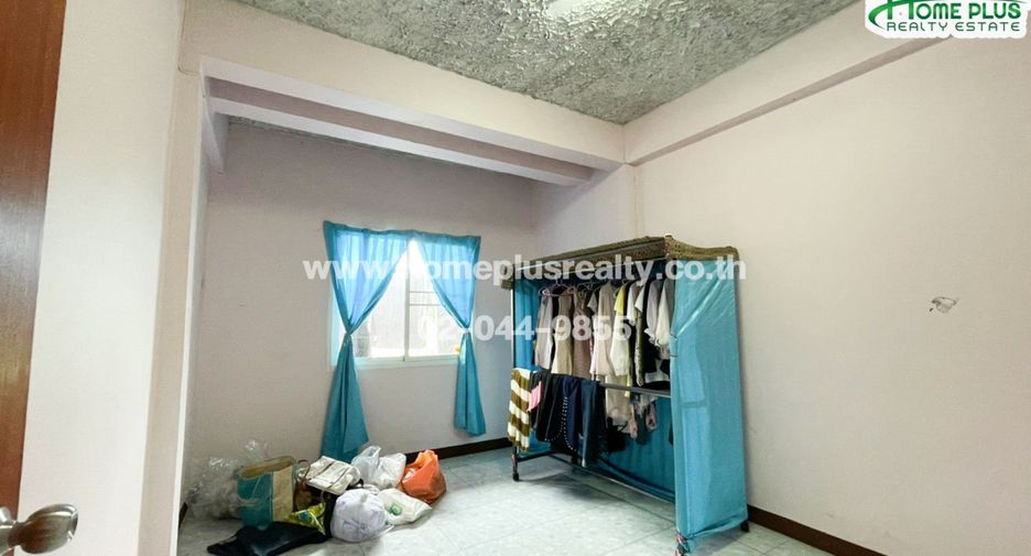 Casa adosada en venta de 4 habitaciones en Bang Kruai, Nonthaburi