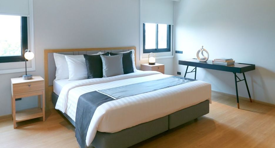 For rent 3 bedrooms apartment in Watthana, Bangkok