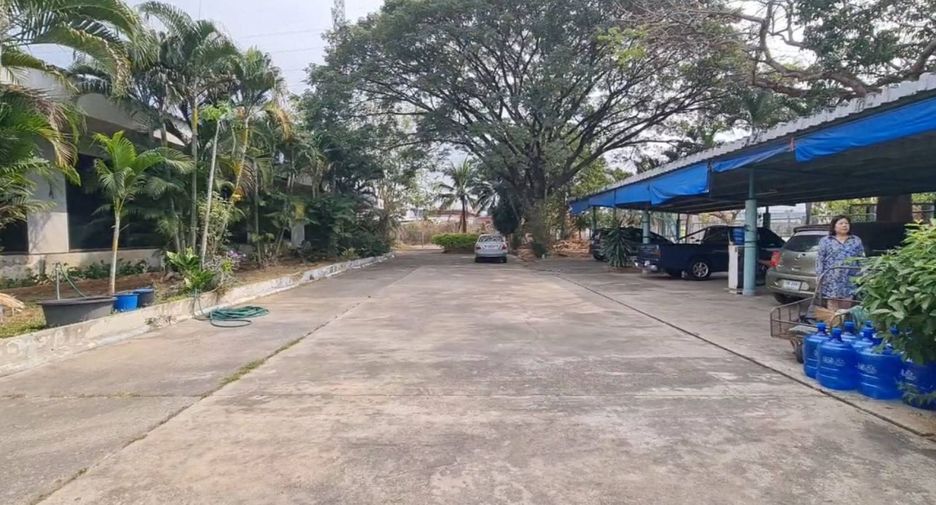 For sale warehouse in Khlong Toei, Bangkok
