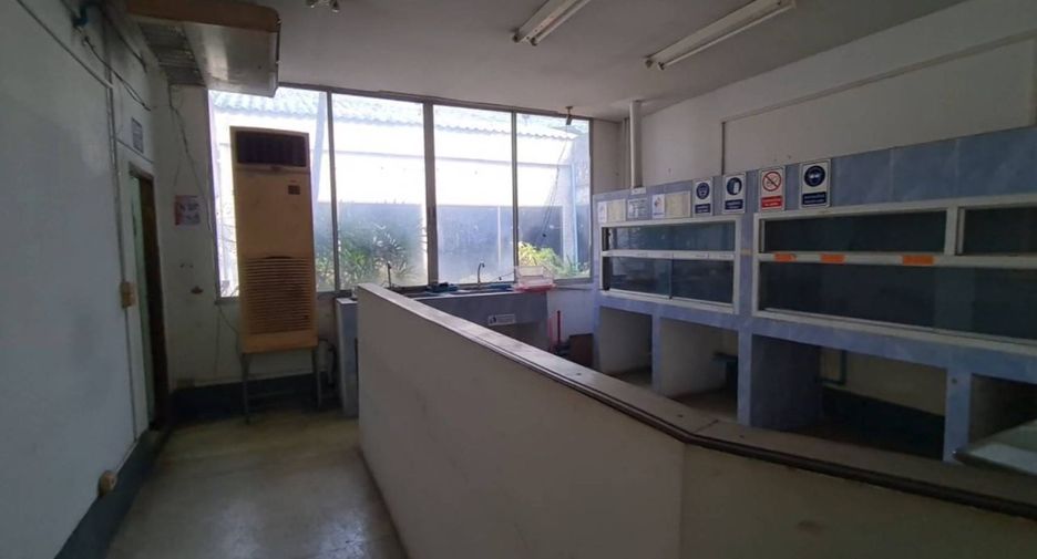 For sale warehouse in Khlong Toei, Bangkok