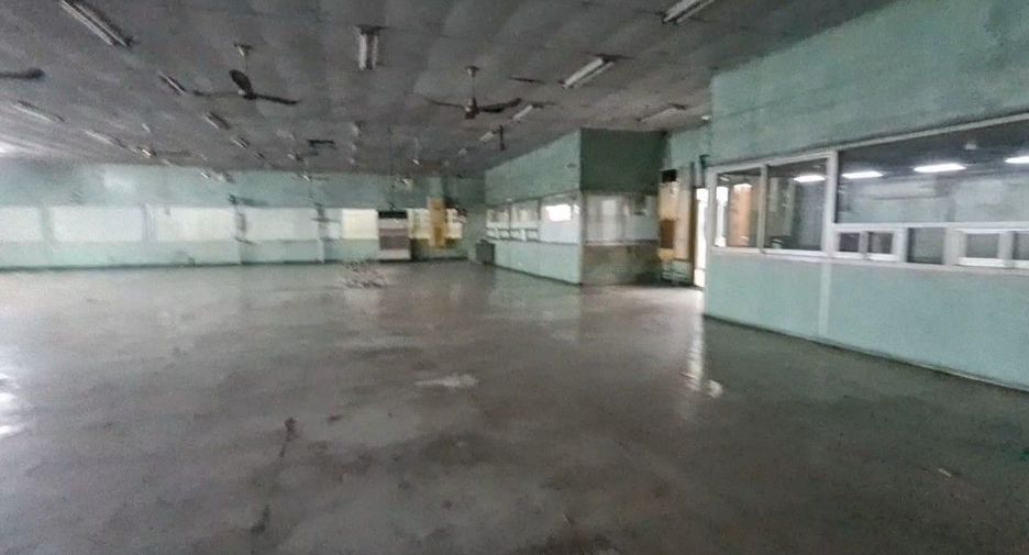 For sale warehouse in Khlong Toei, Bangkok