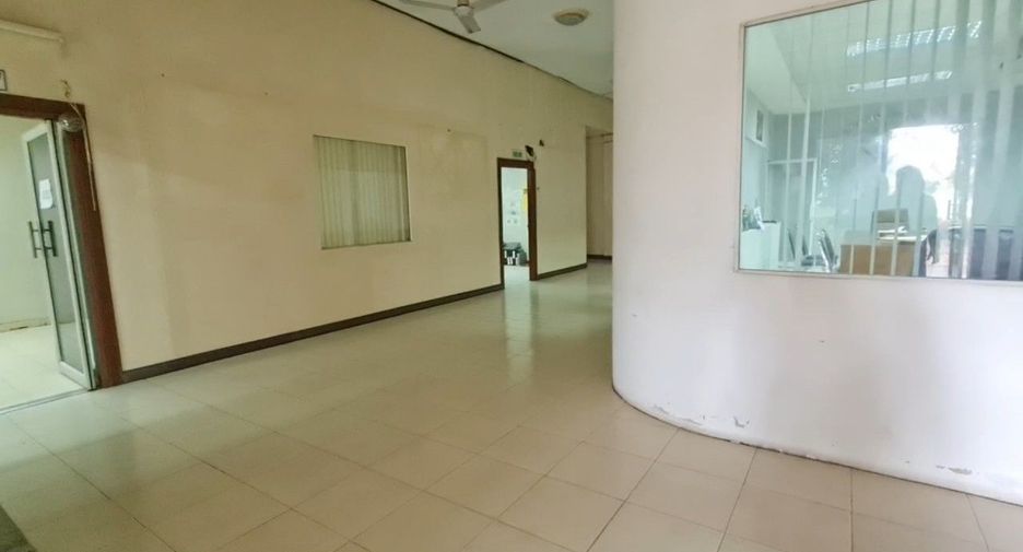 For sale warehouse in Khlong Toei, Bangkok
