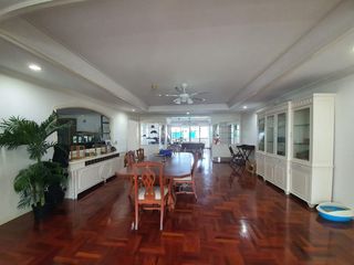 出租 4 卧室 公寓式住宅 在 Khlong Toei, 曼谷