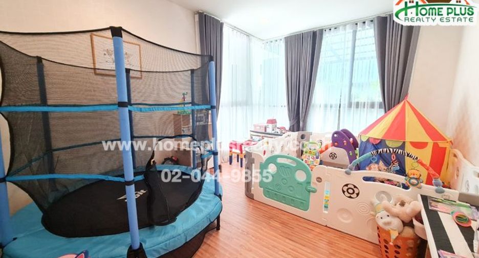 For sale 5 bedrooms house in Bang Kapi, Bangkok