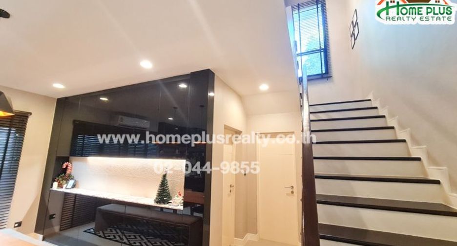 For sale 5 bedrooms house in Bang Kapi, Bangkok