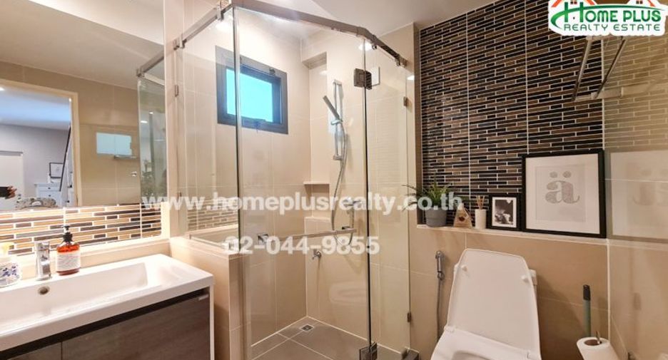 For sale 5 bedrooms house in Bang Kapi, Bangkok