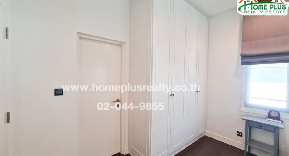 For sale 5 bedrooms house in Bang Kapi, Bangkok