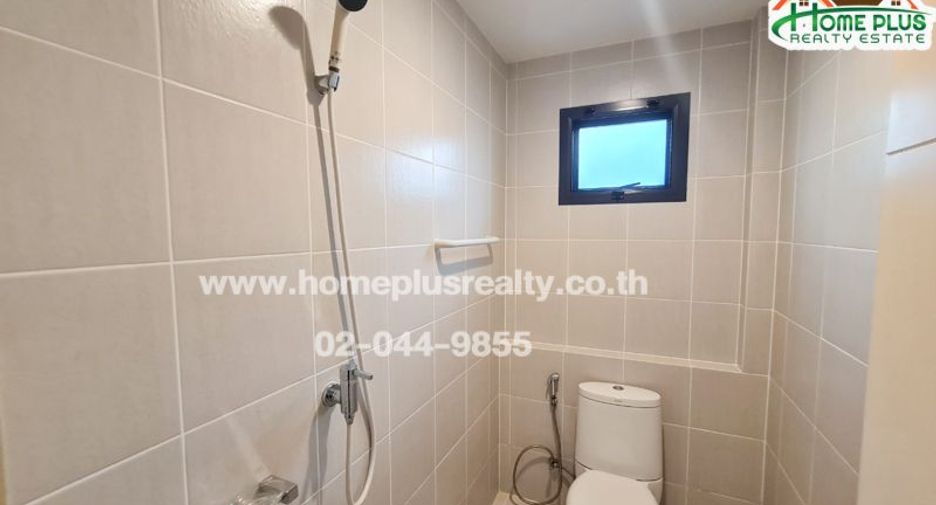 For sale 5 bedrooms house in Bang Kapi, Bangkok