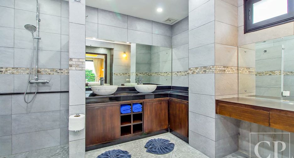 For rent 3 bedrooms apartment in Mueang Phuket, Phuket