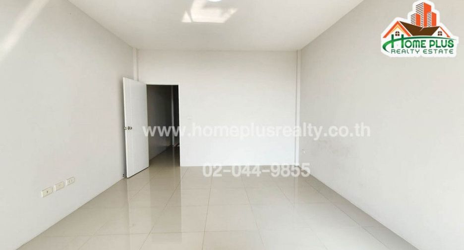For sale 3 bed retail Space in Khlong Luang, Pathum Thani