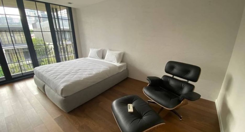 Casa en alquiler y en venta de 4 habitaciones en Watthana, Bangkok