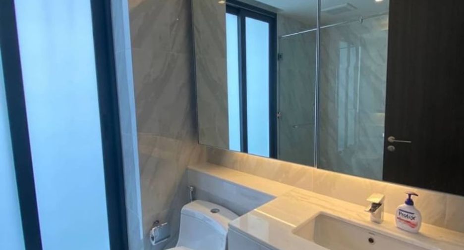 Casa en alquiler y en venta de 4 habitaciones en Watthana, Bangkok