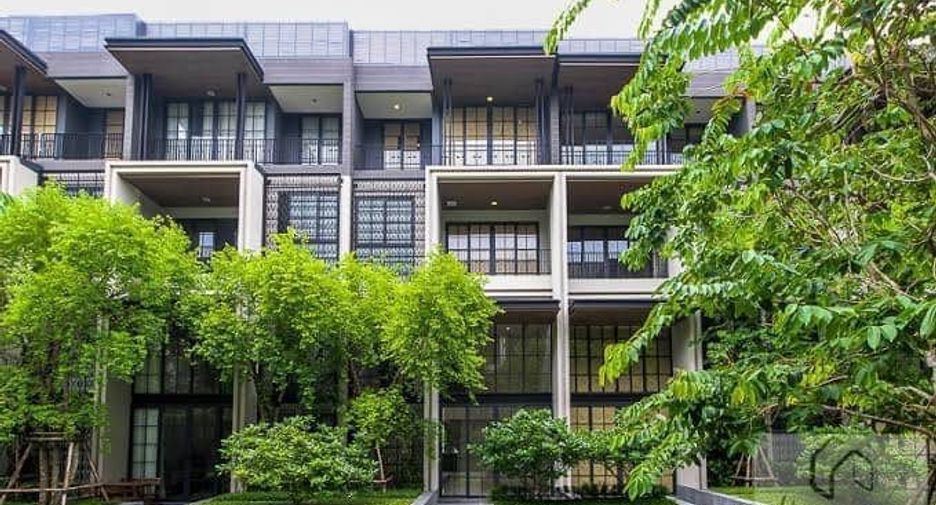 Casa en alquiler y en venta de 4 habitaciones en Watthana, Bangkok