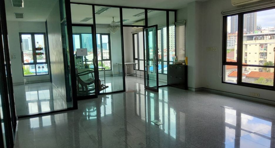 For sale office in Huai Khwang, Bangkok