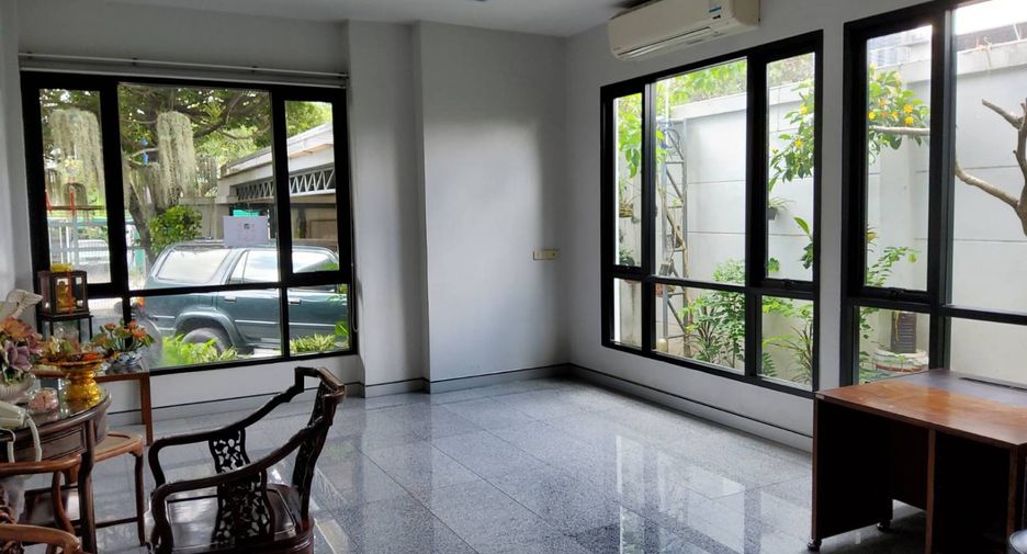 For sale office in Huai Khwang, Bangkok