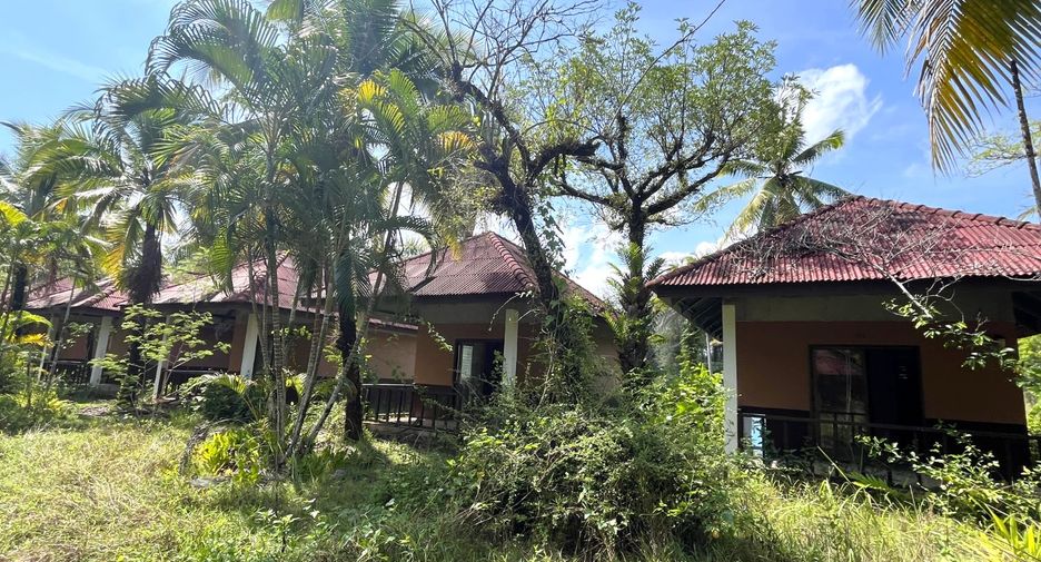 For sale 20 Beds retail Space in Takua Pa, Phang Nga
