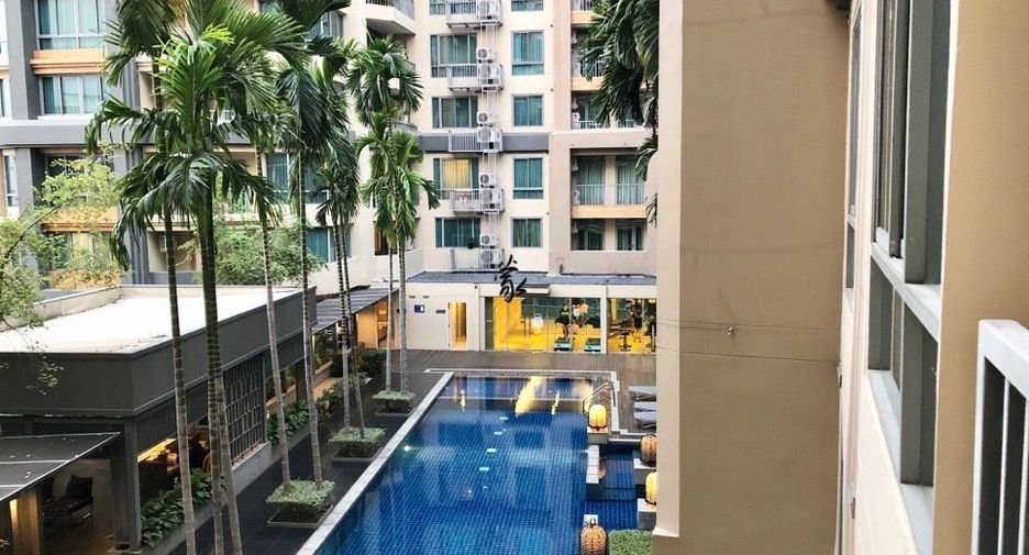For rent 2 bedrooms condo in Yan Nawa, Bangkok