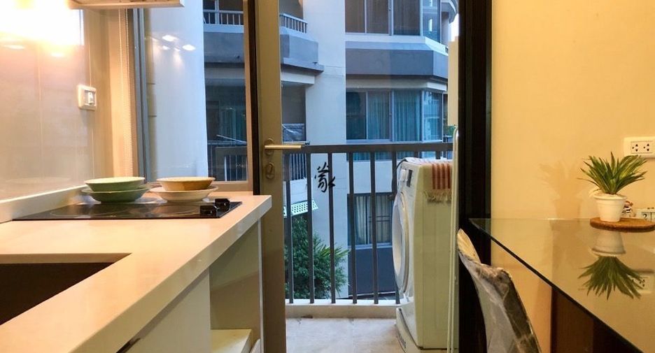 For rent 2 bedrooms condo in Yan Nawa, Bangkok