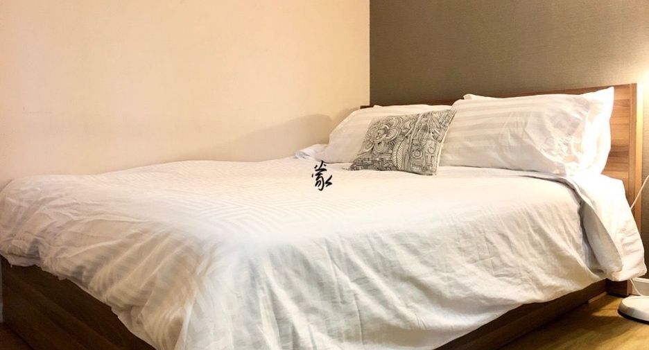 For rent 2 bedrooms condo in Yan Nawa, Bangkok