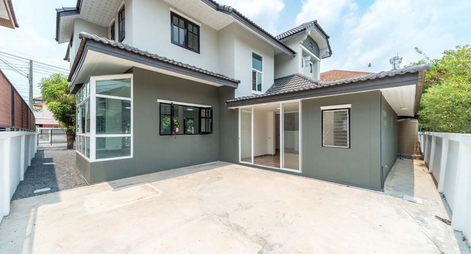 For sale 4 bedrooms house in Thanyaburi, Pathum Thani