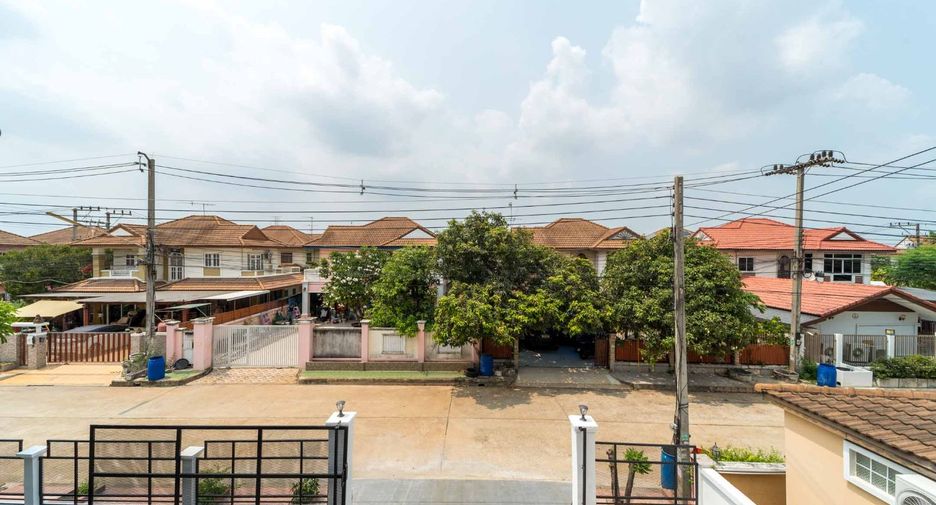 For sale 4 bedrooms house in Thanyaburi, Pathum Thani