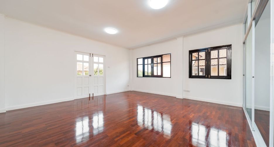 For sale 4 bedrooms house in Thanyaburi, Pathum Thani