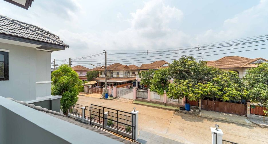 For sale 4 bedrooms house in Thanyaburi, Pathum Thani