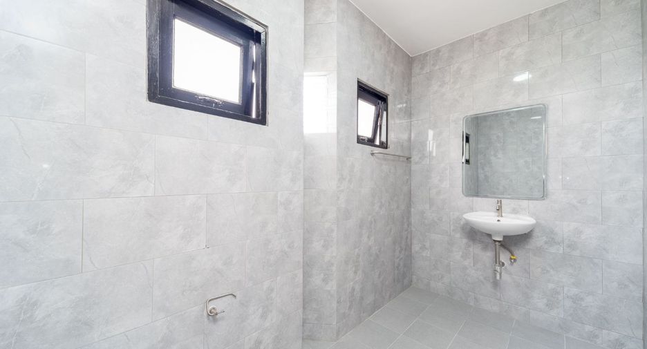 For sale 4 bedrooms house in Thanyaburi, Pathum Thani