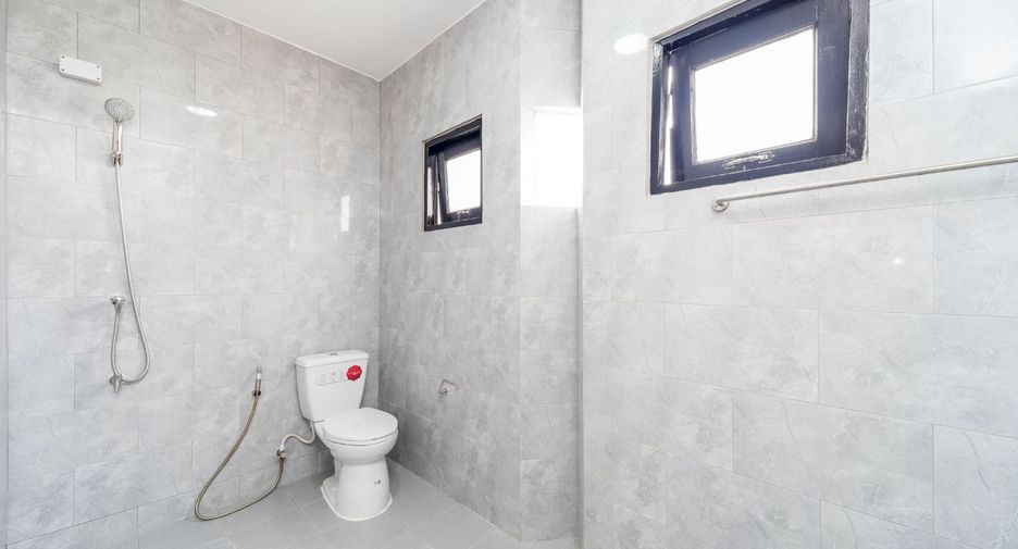 For sale 4 bedrooms house in Thanyaburi, Pathum Thani