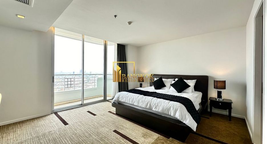 For rent 3 bedrooms condo in Sathon, Bangkok