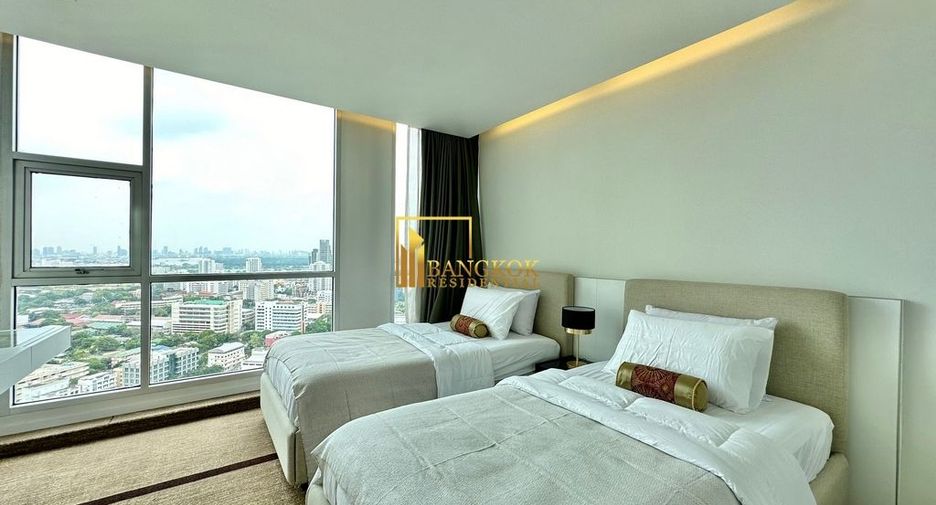 For rent 3 bedrooms condo in Sathon, Bangkok
