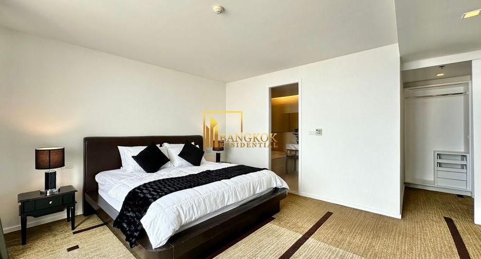 For rent 3 bedrooms condo in Sathon, Bangkok