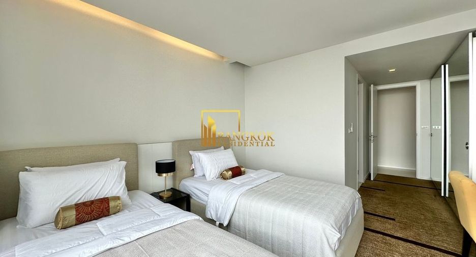 For rent 3 bedrooms condo in Sathon, Bangkok