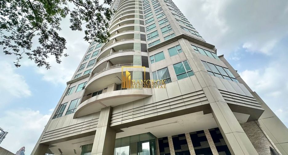 For rent 3 bedrooms condo in Sathon, Bangkok