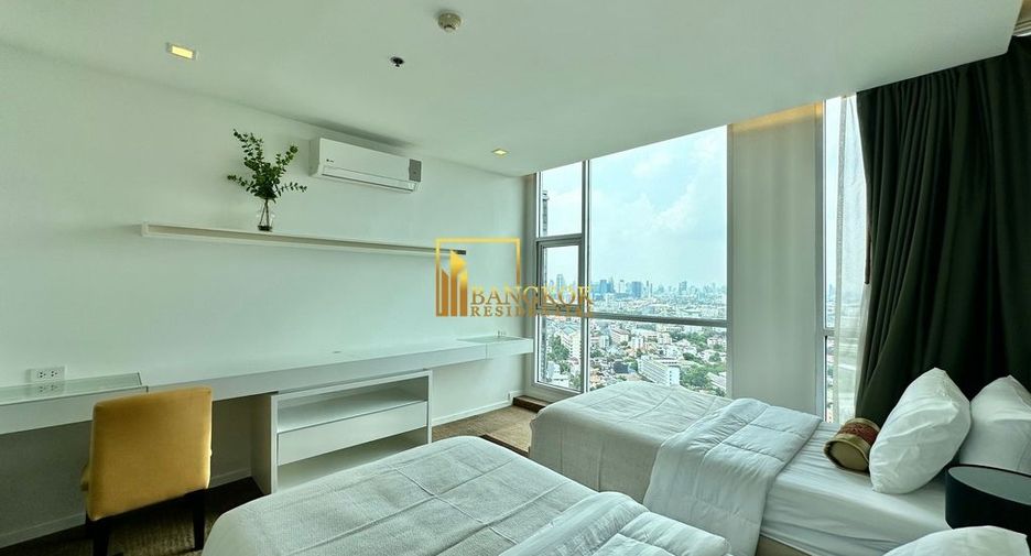 For rent 3 bedrooms condo in Sathon, Bangkok