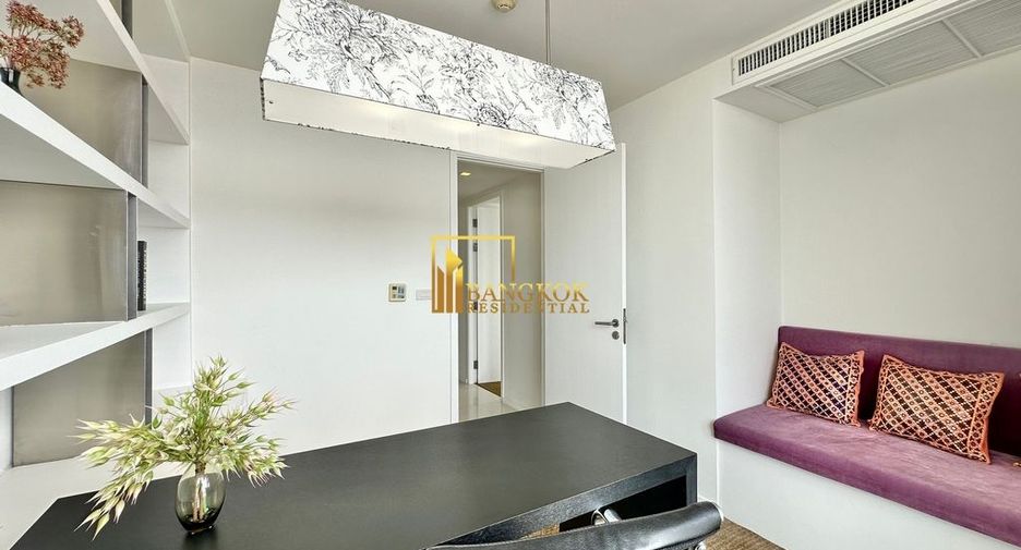 For rent 3 bedrooms condo in Sathon, Bangkok