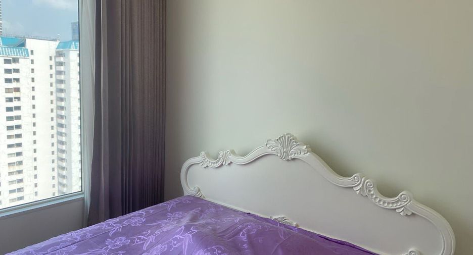 For sale 3 bedrooms condo in Watthana, Bangkok