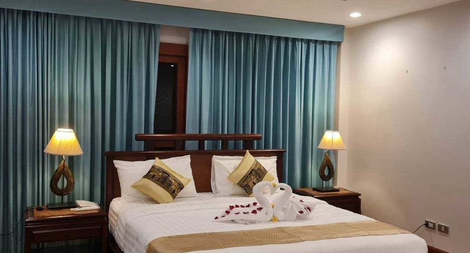 For rent 4 bedrooms villa in Mueang Phuket, Phuket