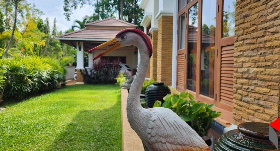 For rent 4 bedrooms villa in Mueang Phuket, Phuket