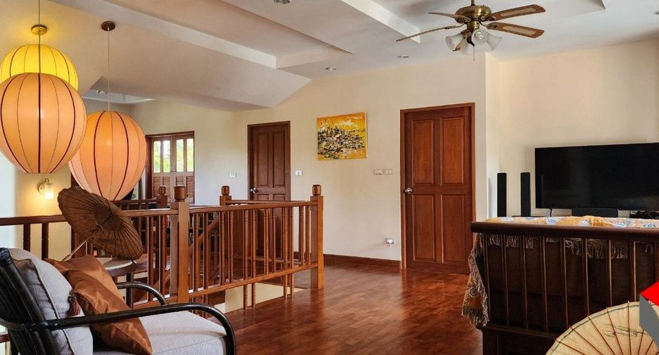 For rent 4 bedrooms villa in Mueang Phuket, Phuket
