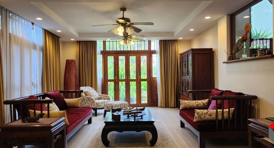 For rent 4 bedrooms villa in Mueang Phuket, Phuket
