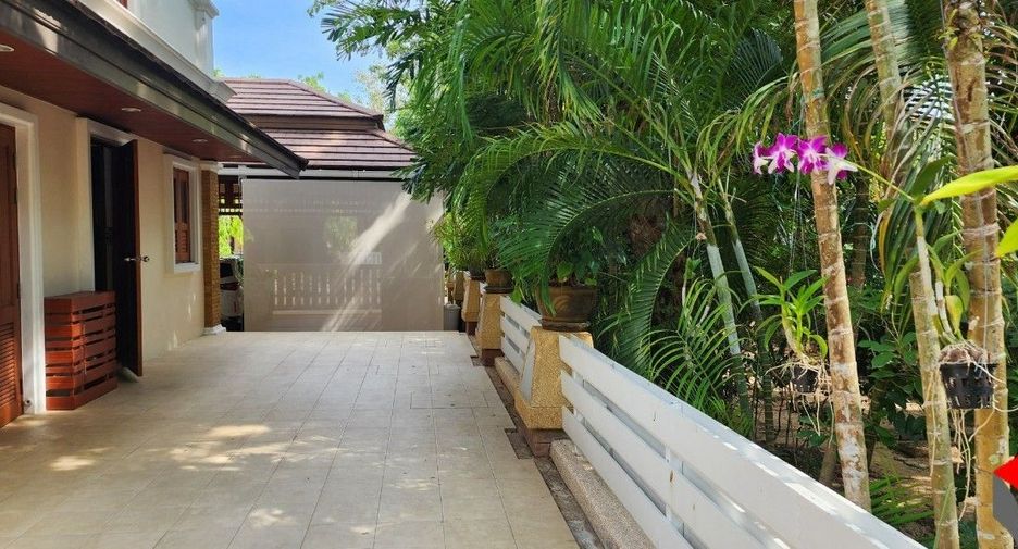 For rent 4 bedrooms villa in Mueang Phuket, Phuket
