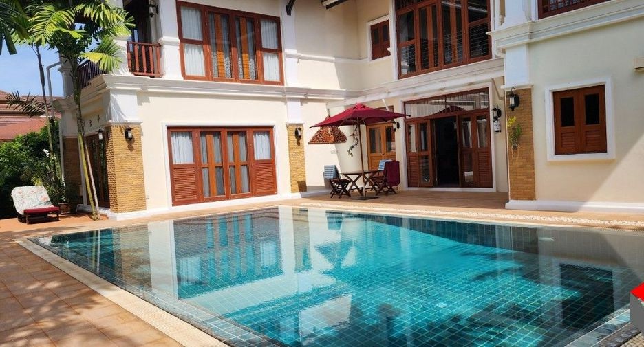 For rent 4 bedrooms villa in Mueang Phuket, Phuket