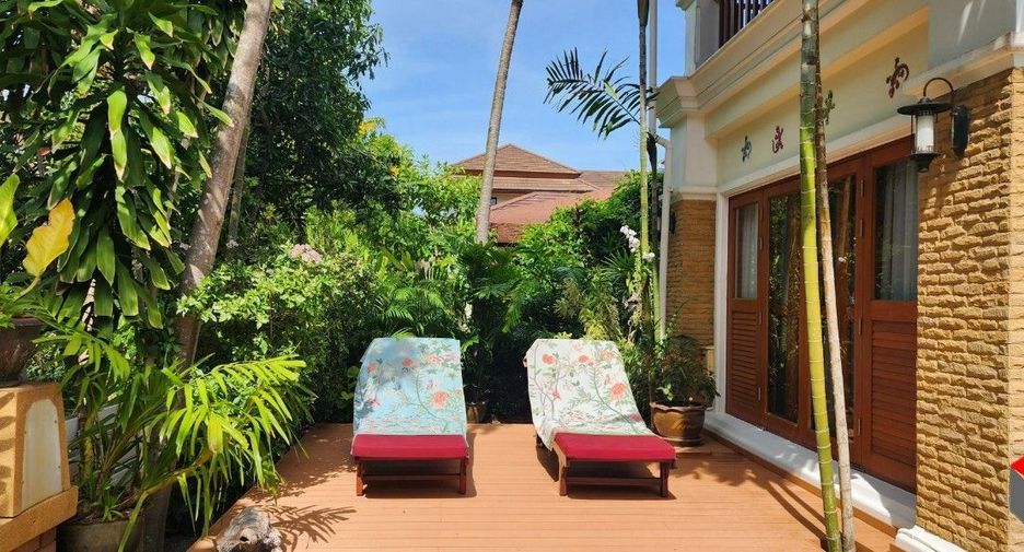 For rent 4 bedrooms villa in Mueang Phuket, Phuket