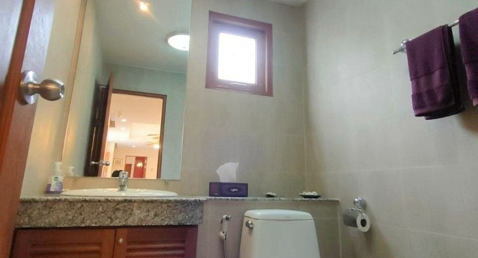 For rent 4 bedrooms villa in Mueang Phuket, Phuket