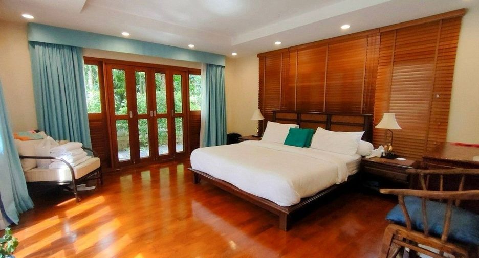 For rent 4 bedrooms villa in Mueang Phuket, Phuket