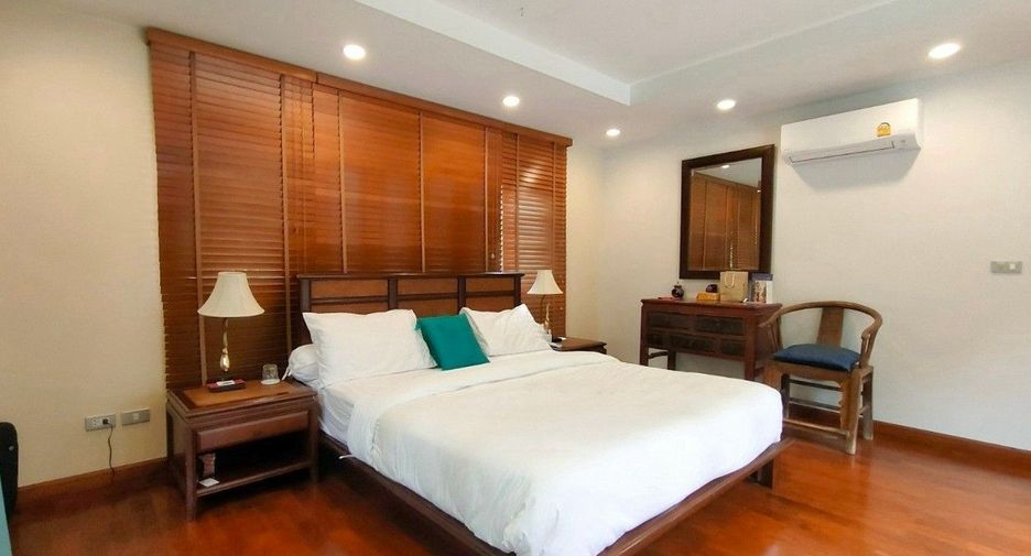 For rent 4 bedrooms villa in Mueang Phuket, Phuket